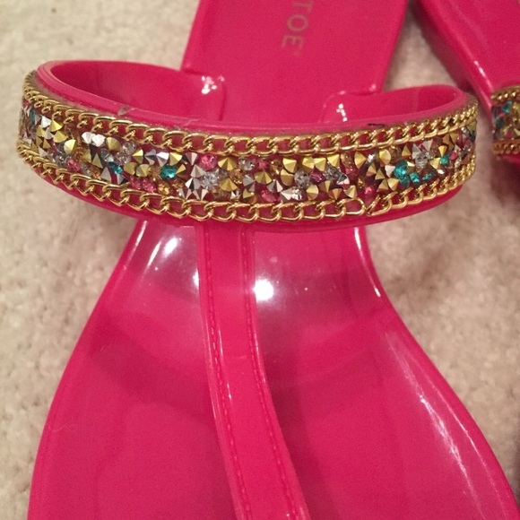Barbie Pink Gem Sandals Shoes Thongs Bright Pink in size 8 Vacation & Beach - Picture 3 of 6